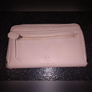 Safe keeper tri-fold wallet. Large light pink